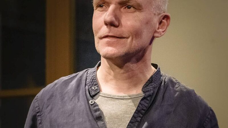 Roman von Jon Fossen: Erzähltheater im Familienforum Edith Stein in Neuss