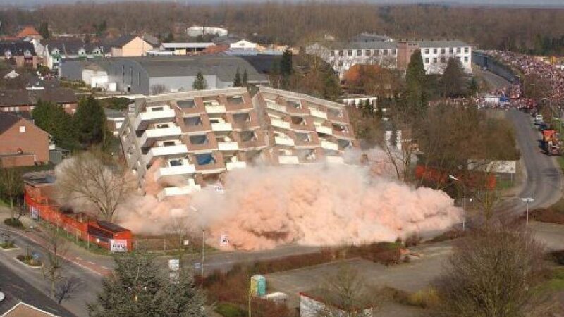 Willi Weitzel kommt mit seiner Show: Die Sprengung in Weeze hat sich in sein Herz gebrannt