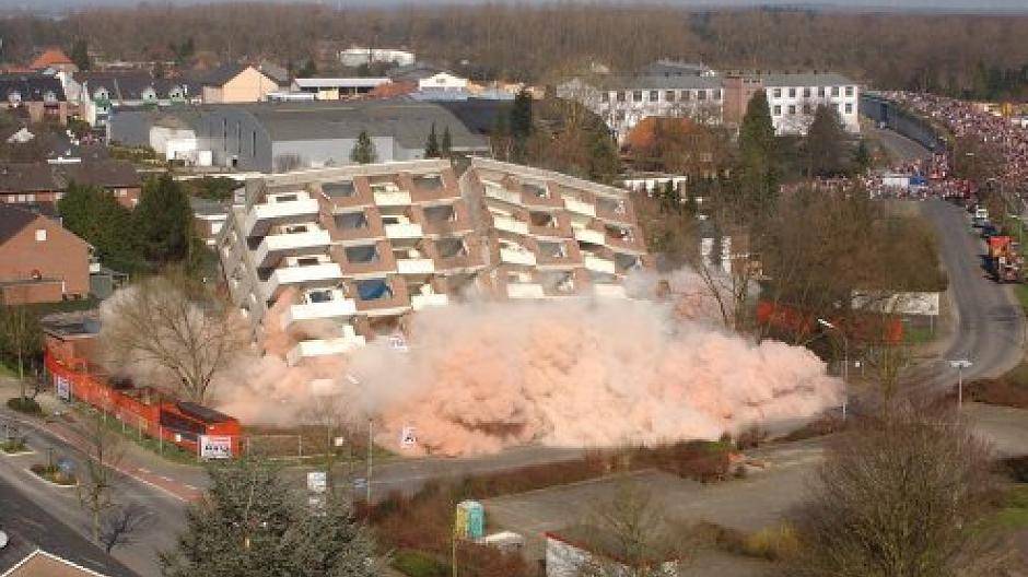 Willi Weitzel kommt mit seiner Show: Die Sprengung in Weeze hat sich in sein Herz gebrannt