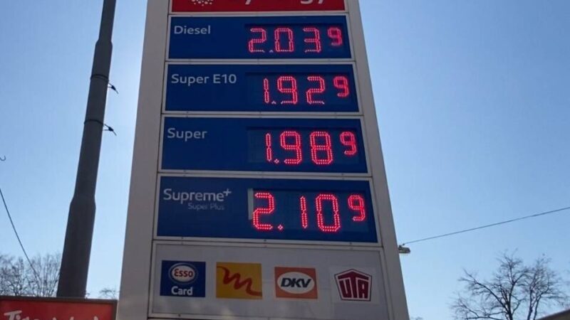 Spritpreise in Krefeld: „Ich zahle bei jeder Fahrt drauf“