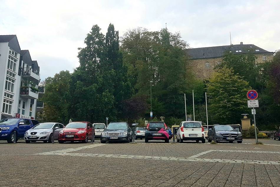 Entscheidung im Hückeswagener Rat: Stadt muss Potenzial zentrumsnaher Parkplätze aufzeigen