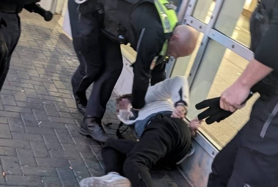 Zugriff am Bahnhof Krefeld: Wie ein Bestohlener einen mutmaßlichen Autoknacker stellte