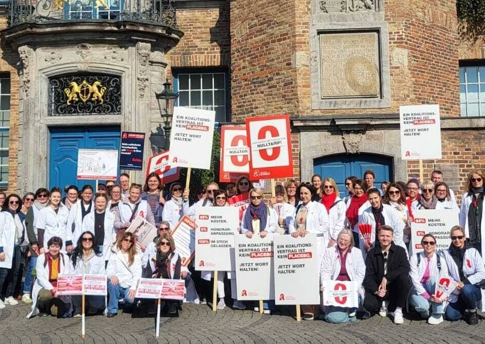 Pharmazie in Meerbusch: Apotheker demonstrieren für bessere Arbeitsbedingungen