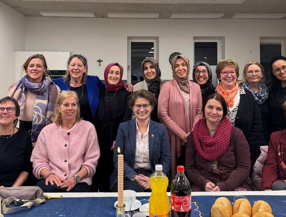 Zum Start des Ramadan: Kerkener Bürgermeisterin besucht das Iftar-Fest in Aldekerk