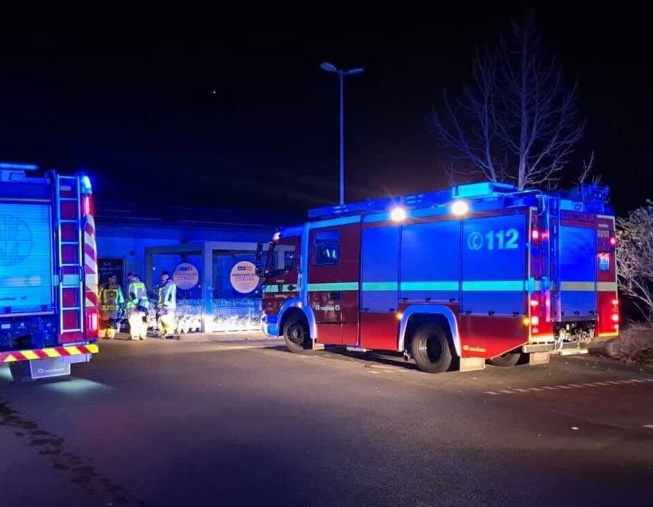 Unklare Ursache in Grevenbroich: Rauchgeruch in Seniorenheim löst Feuerwehreinsatz aus
