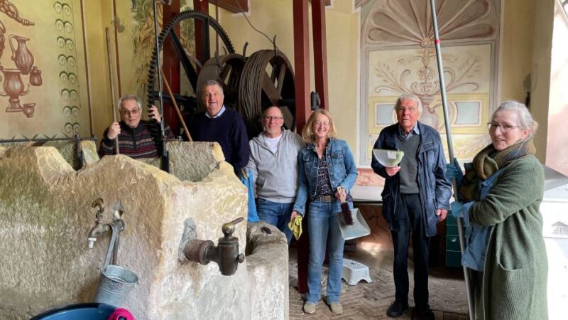 Anziehungspunkt am Eltenberg: Frühjahrsputz am Drususbrunnen