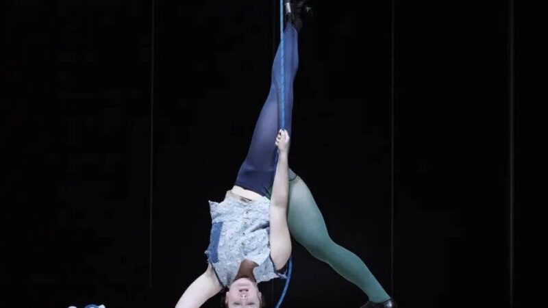 Tanzfestival in Krefeld: Von der Macht des Schildes