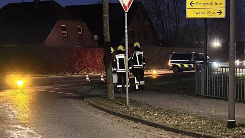 Einsätze am Dienstagabend: Ölspur und Gasgeruch: Löschzüge im Einsatz