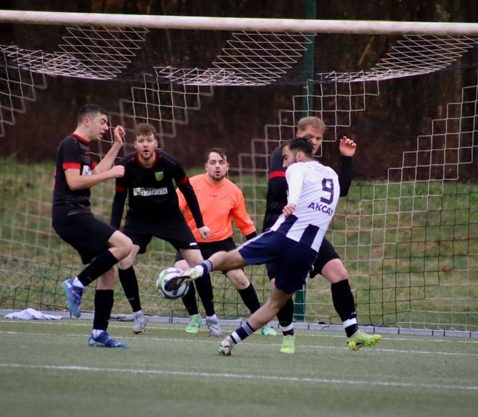 Umfrage bei den Vereinen: Fußball-Kreis Moers denkt über späteren Saisonstart nach