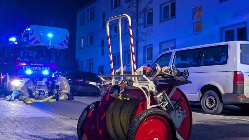 An der Waldstraße: Klever Feuerwehr rückt zu Brand in Wohnung aus