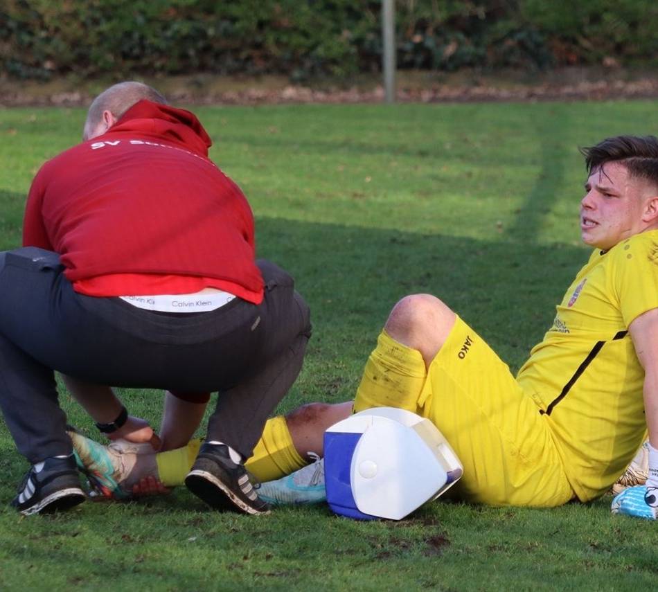 Freitagabend bei Adler Union Frintrop: Sonsbecks Jan Fauseweh gibt für Flutlichtspiel Entwarnung