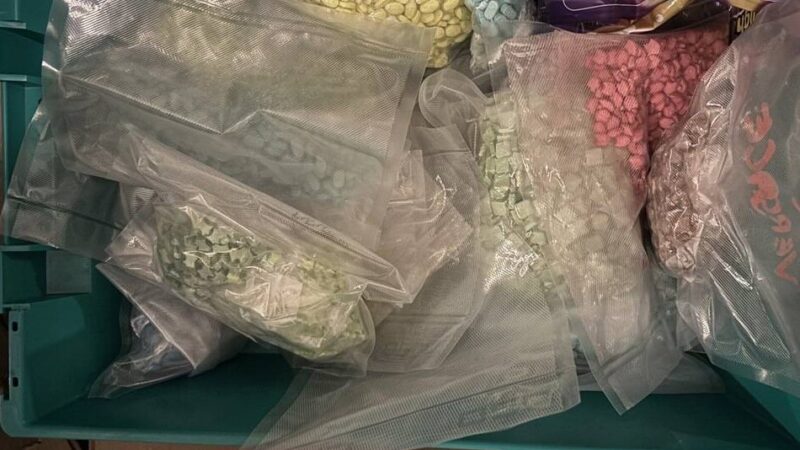 Kokain, Amphetamin, MDMA: Polizei stellt 50 Kilogramm Drogen sicher – Festnahmen in Meerbusch und Krefeld