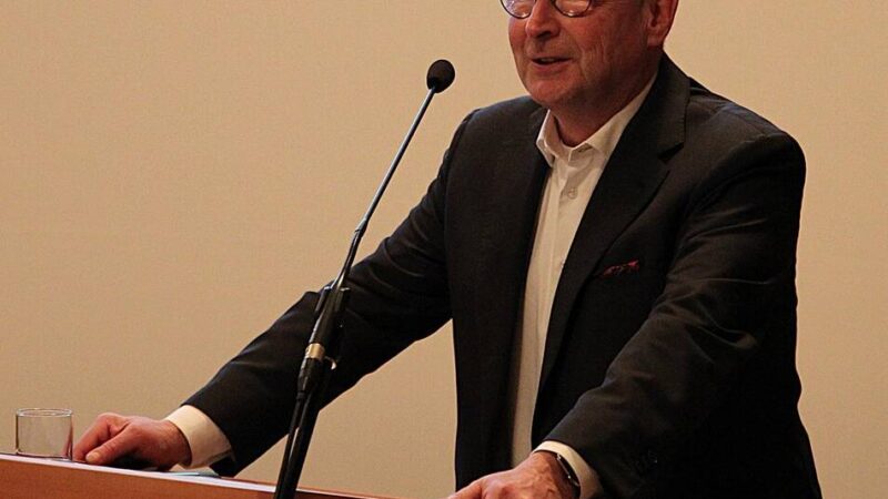 Rolf Buch in Grevenbroich: Ex-Vonovia-Chef warnt vor Wohnungsnot