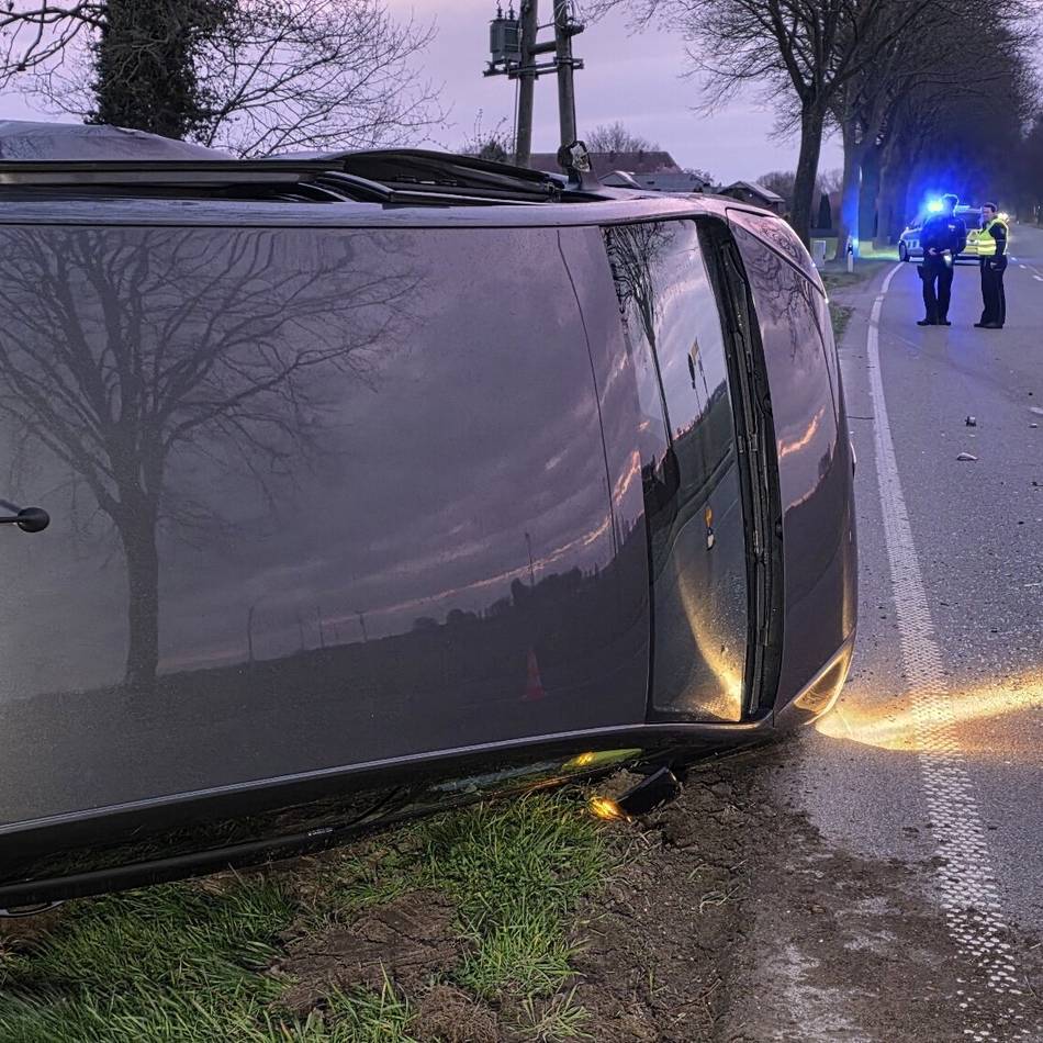 Schwerer Unfall in Uedem: Auto gerät in Gegenverkehr – „Schutzengel für alle drei Insassen“