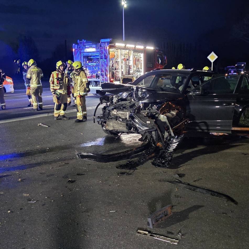 Schwerer Unfall in Rees: Schwerer Unfall – Bundesstraße für drei Stunden gesperrt