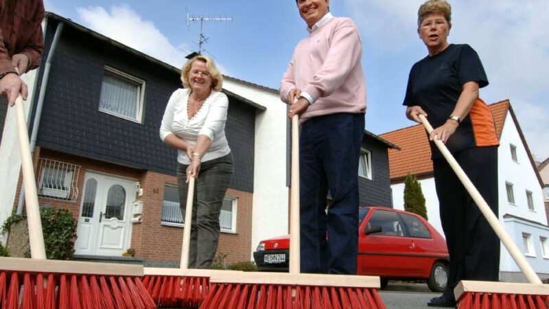 Politik in Langenfeld: Führt die Stadt wieder die Gebühr für die Straßenreinigung ein?