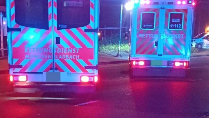 Mehrere Verletzte in Korschenbroich: Zwei Großeinsätze in der Nacht für Feuerwehr und Rettungsdienste