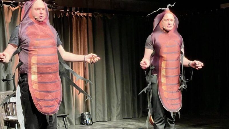 Kattwinkelsche Fabrik in Wermelskirchen: Ein Kabarettabend, der deutsche Alltagswelten auf links dreht