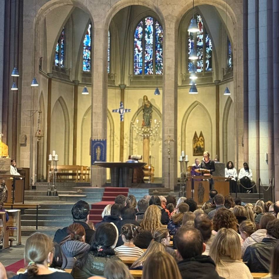 In der Neusser Marienkirche : Familienmesse am Gymnasium Marienberg bringt Schulgemeinde zusammen