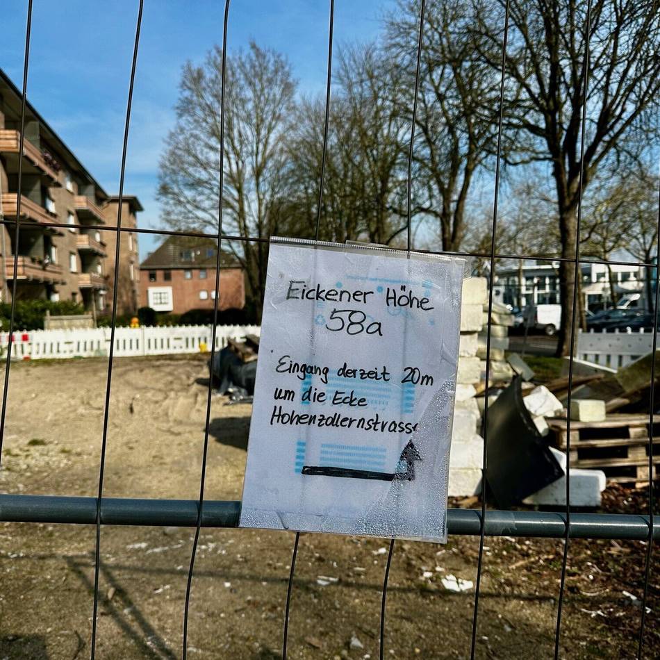 Schwer auffindbare Hausnummern in Mönchengladbach: Verzweifelte Adresssuche mit sechs heißen Pizzen