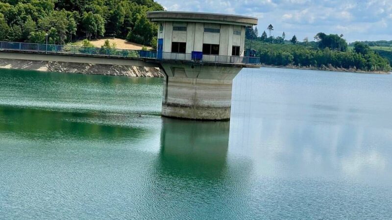 Große Dhünn-Talsperre: Die Dhünn bekommt vorerst weniger Wasser