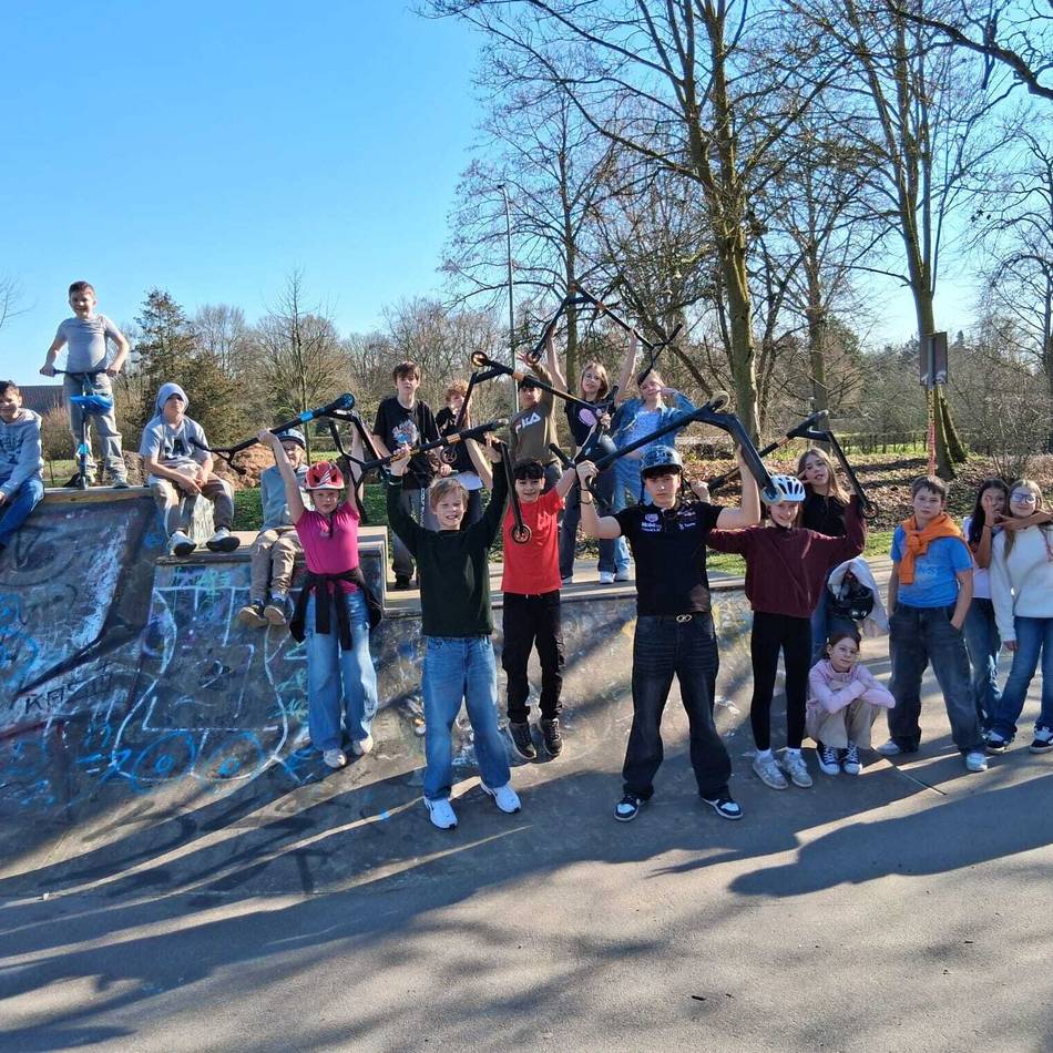 Sportprofil an der Gesamtschule Geldern: Sportprofilklasse entdeckt Scooter auf der Skatebahn