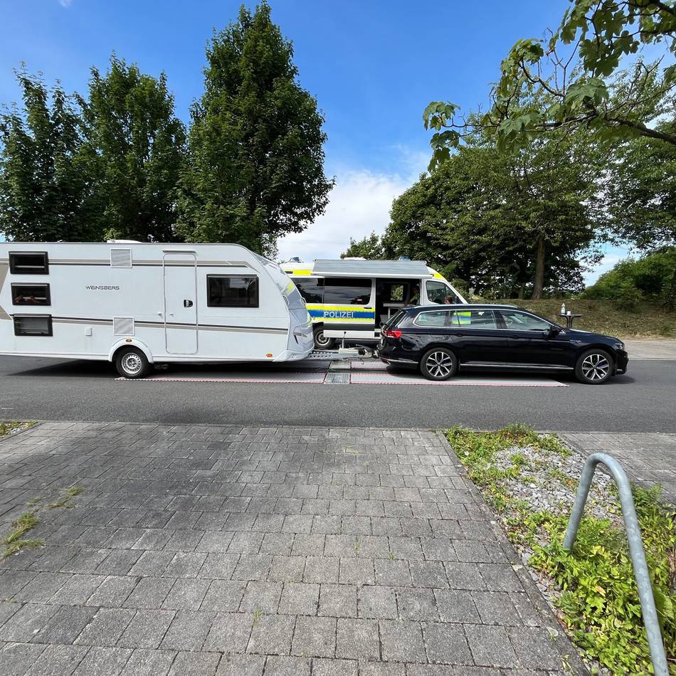 Aktion in Mettmann: Polizei schickt Camper auf die Waage