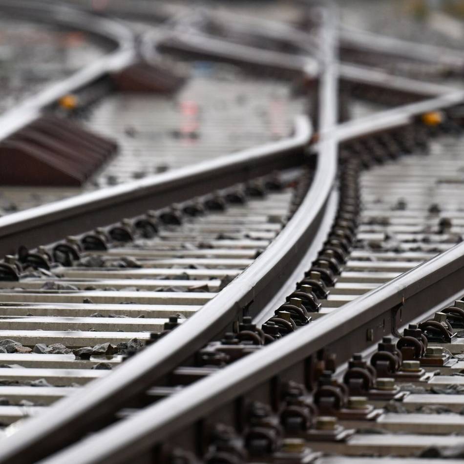 Defektes Stellwerk zwischen Neuss und Dormagen: Züge müssen langsamer fahren – Verspätungen sind die Folge