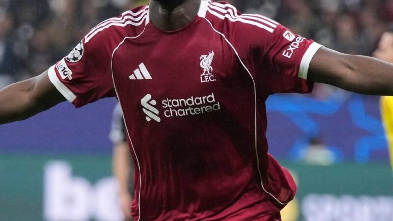 „Der gesamte Fußball muss zusammenstehen“: Nach Hass-Attacken auf Konaté – FC Liverpool zählt Social-Media-Konzerne an