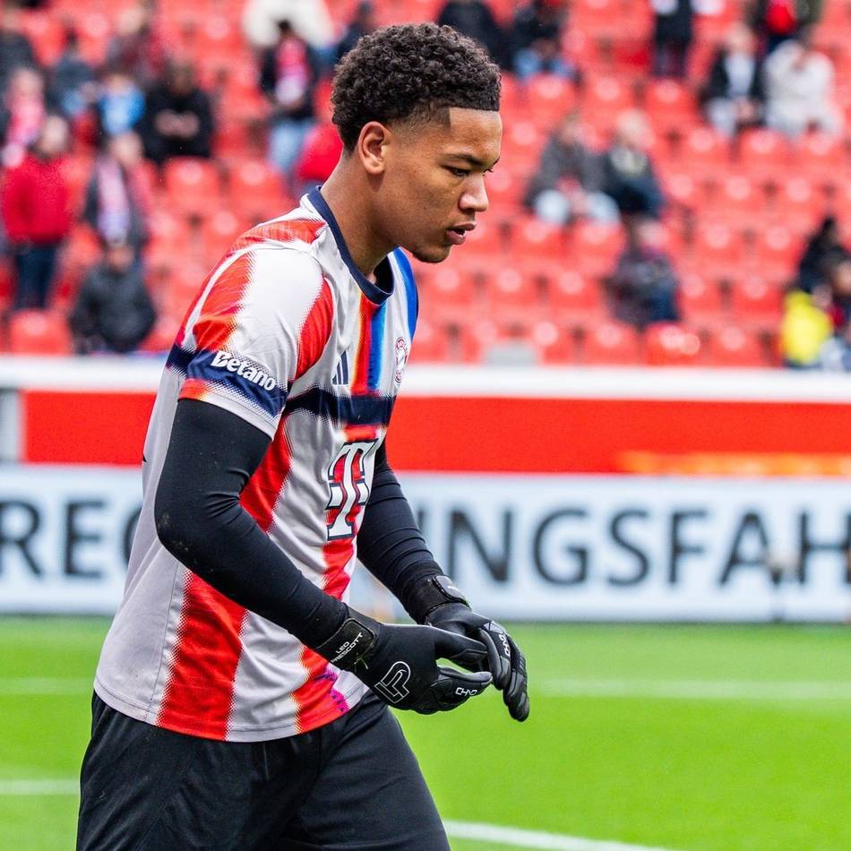 16-Jähriger Prescott steht vor dem Debüt: Gleich drei Keeper fallen aus – wer steht gegen Bergamo im Bayern-Tor?