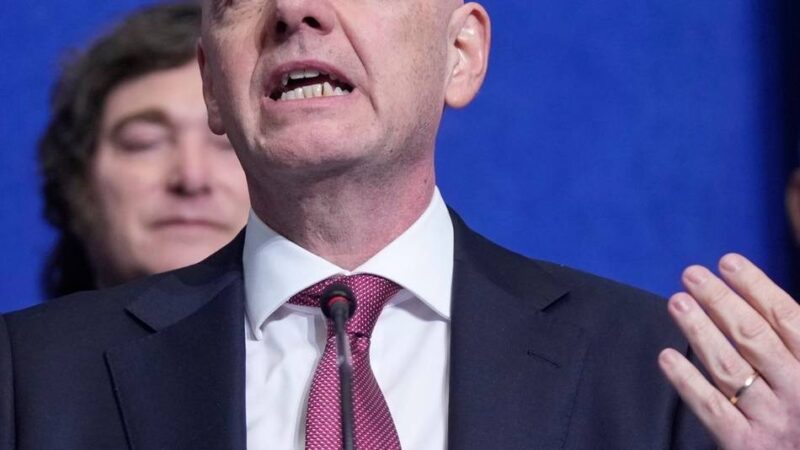 Nach womöglichem Rassismus-Eklat in der Königsklasse: Rigorose Infantino-Forderung – Rot für Spieler, die vor Gegner Mund bedecken