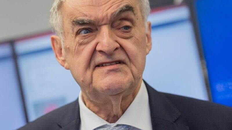 „Liegen in unserem Instrumentenkasten“: Innenminister drohen DFB und DFL mit Polizeikosten