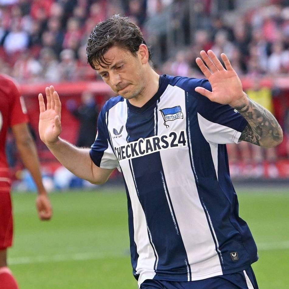 Kownacki trifft gegen Fortuna: Kein Jubel auf dem Rasen, im Kabinentrakt folgt die Liebeserklärung