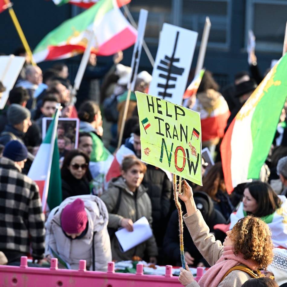 Kundgebung in Düsseldorf: 2500 Teilnehmer bei Iran-Demos in Düsseldorf