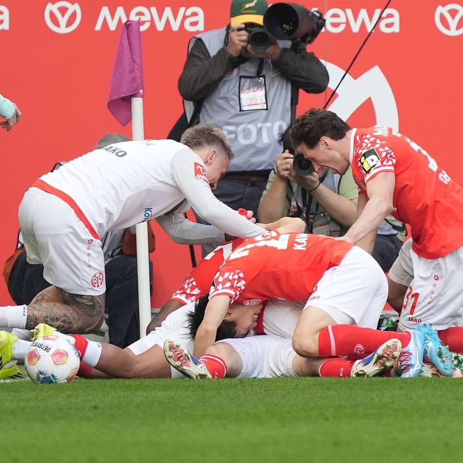 Nebel trifft doppelt: Mainz später Derby-Sieger gegen Frankfurt