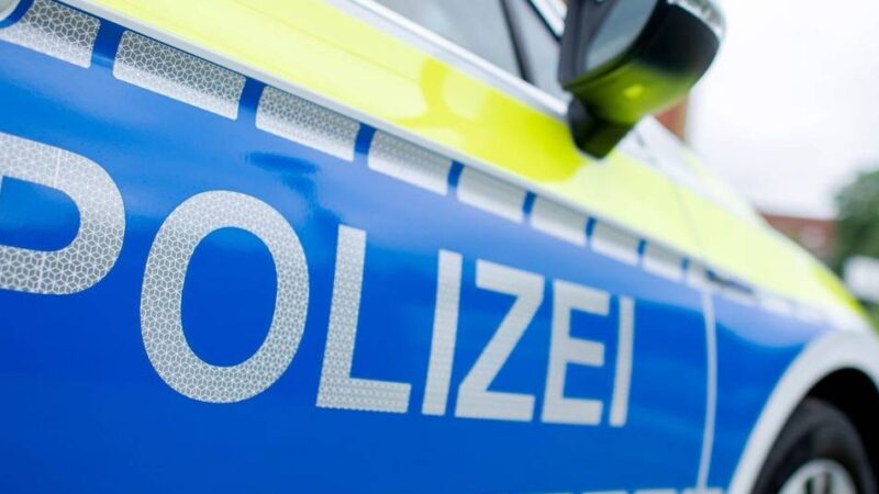 In Ratingen Mitte: Smartphone aus Geschäft entwendet