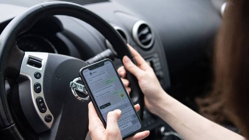 Deutlich mehr Bußgelder: Neue Blitzer in den Niederlanden haben Handysünder im Visier