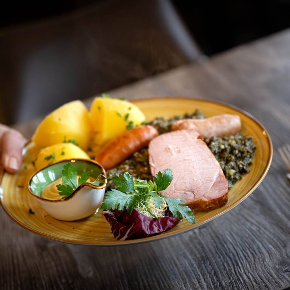 Streit in Kleve um ein Abendessen: Posse um 36-Euro-Mahlzeit ist ein gefundenes Fressen für Populisten