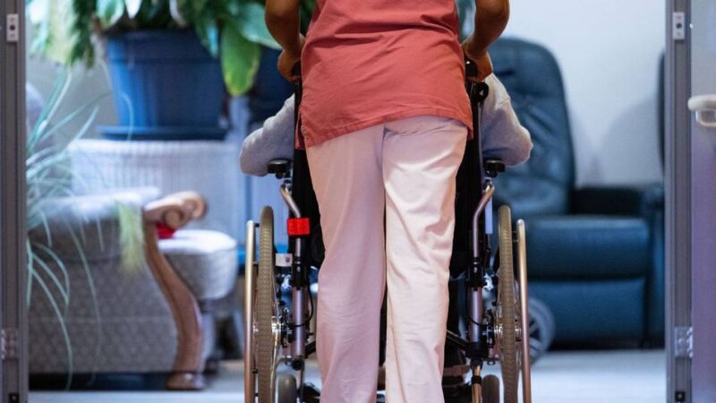 Oberbergischer Kreis: Fachkräftemangel in der Pflege wird diskutiert