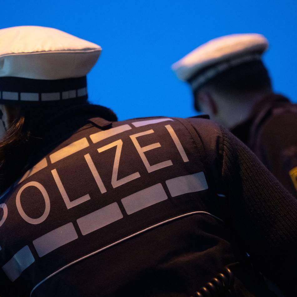 Sie beleidigte die Polizisten: Mönchengladbacherin sprüht im Streit Pfefferspray auf zwei Männer