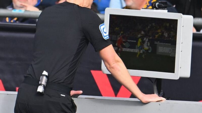 „Wird keine absolute Objektivität herstellen“: Schiedsrichter-Chef Knut Kircher plädiert für weniger VAR-Einsätze