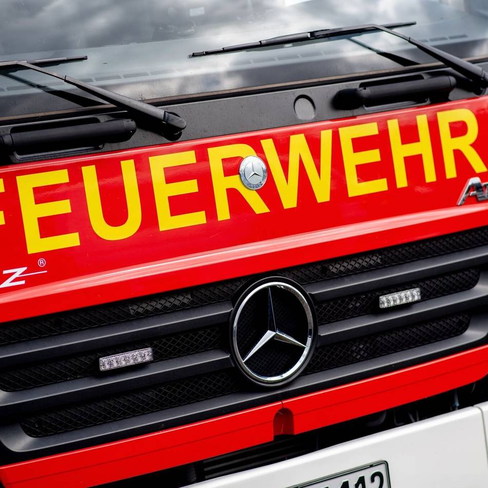 In Mönchengladbach: Vollsperrung auf der Duvenstraße – Unfall mit zwei Personen