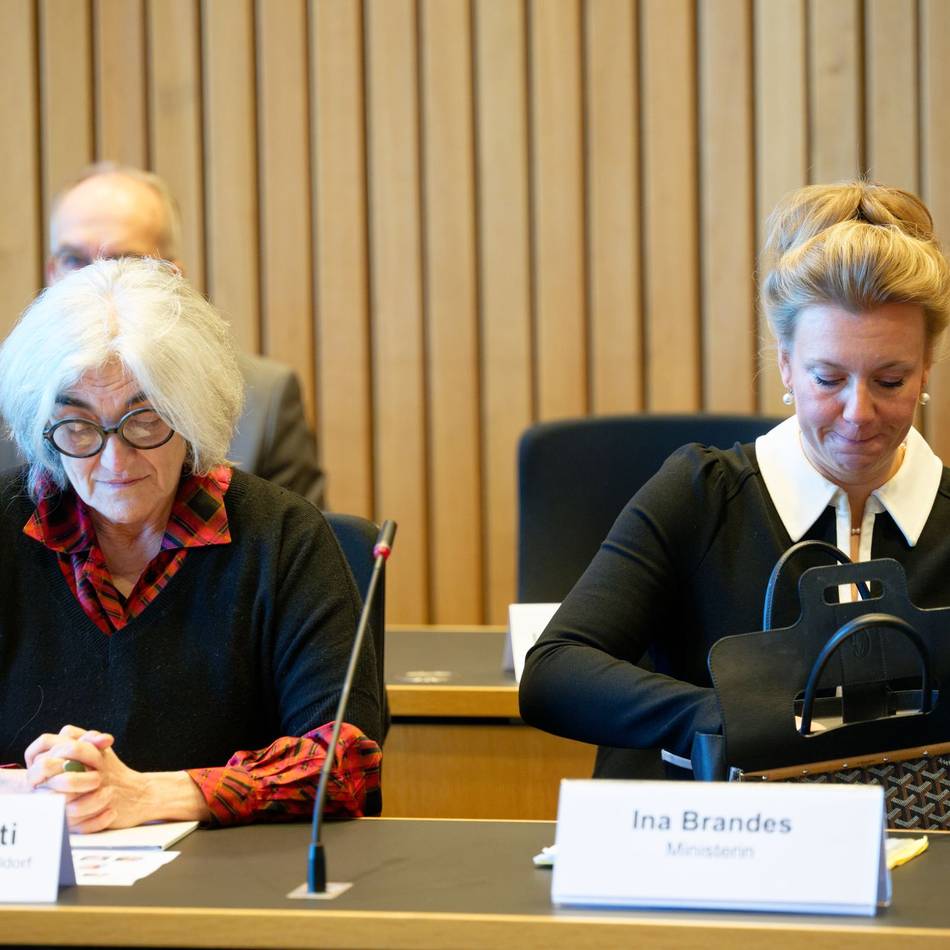 Sondersitzung im Landtag NRW: Landespolitiker geißeln Akademie-Rektorin