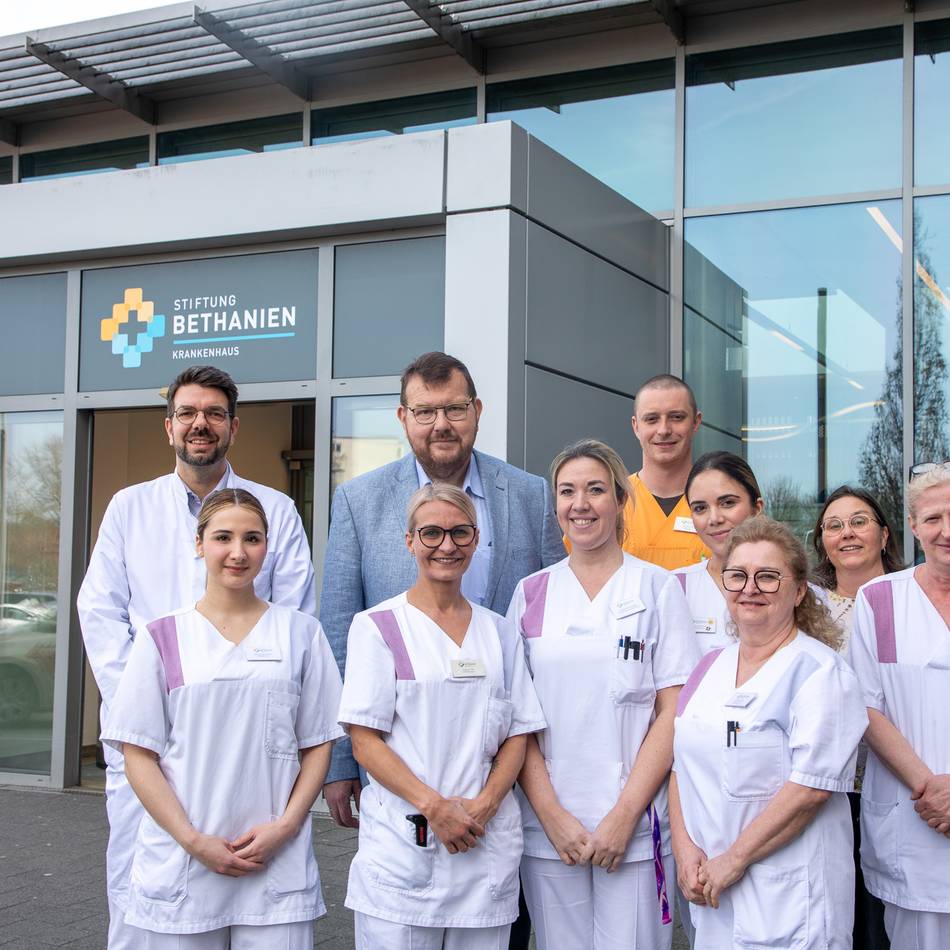 Schwerstverletzter Patient aus Moers: „Ihn auf den eigenen zwei Beinen stehen zu sehen, kommt einem Wunder sehr nahe“