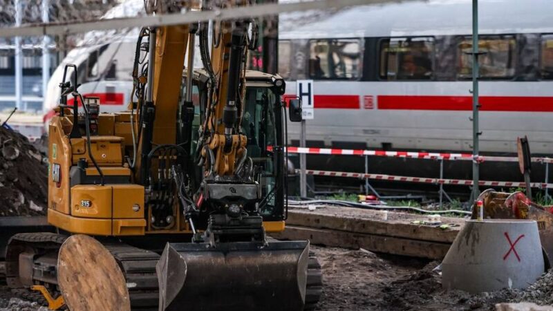 Erst gestern Abend großer Einsatz: Hauptbahnhof in Duisburg wieder frei – Blindgänger erfolgreich gesprengt