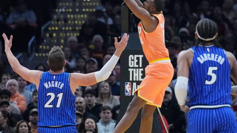 Basketball: Schröder gewinnt NBA-Duell mit Nationalmannschaftskollegen