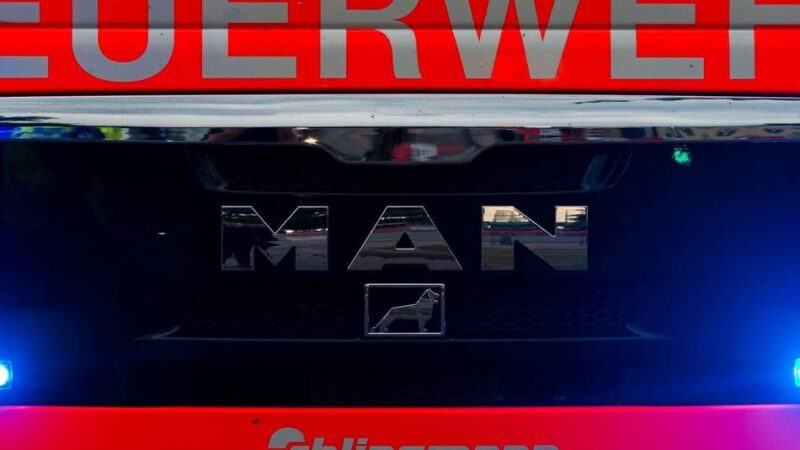 Einsatz in Düsseldorf: Feuer in Mehrfamilienhaus in Lörick – Wohnung unbewohnbar