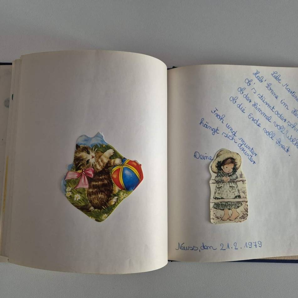 Neusser Nostalgie zum Tag der Poesie: Glanzbilder – aber bitte mit Glitzer