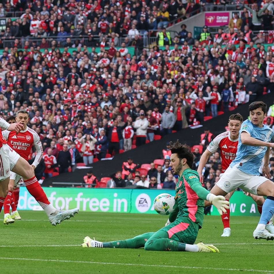 Fußball in England: Manchester City schnappt Arsenal den Liga-Pokal weg