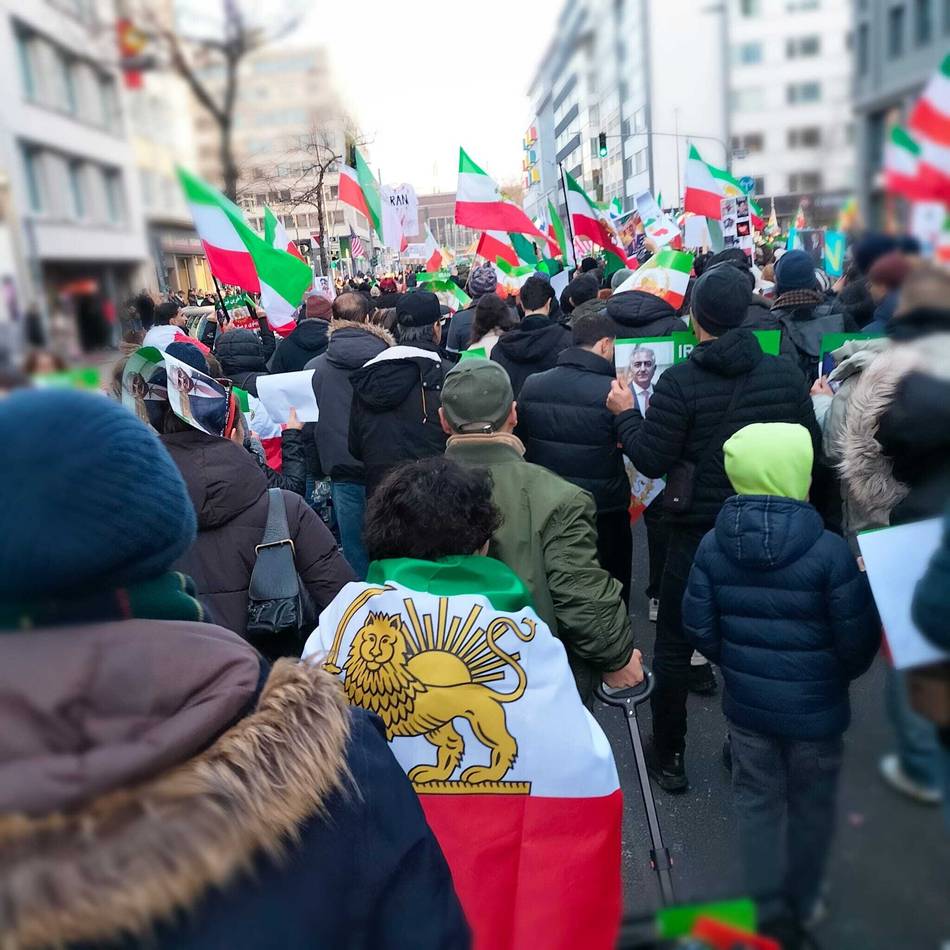 Hückeswagenerin über Situation im Iran: „Die Mehrheit der Menschen hasst das Regime“